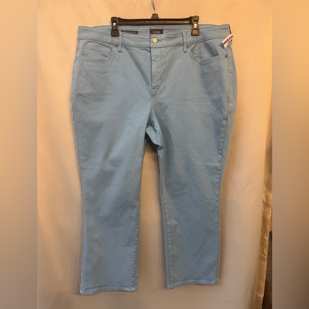 NYDJ Marilyn Straight Jeans w/ Lift Tuck Technology. Size 20W, light blue NWT